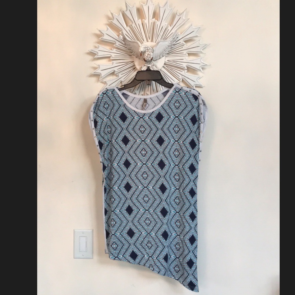 Thyme asymmetrical blouse top tee size M